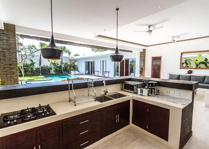 Villa Tira - Elegant 3br In *