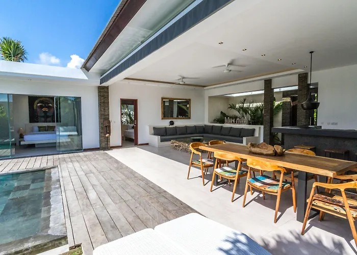 Villa Tira - Elegant 3br In