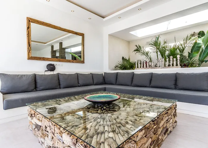 Tira - Elegant 3br In * Seminyak