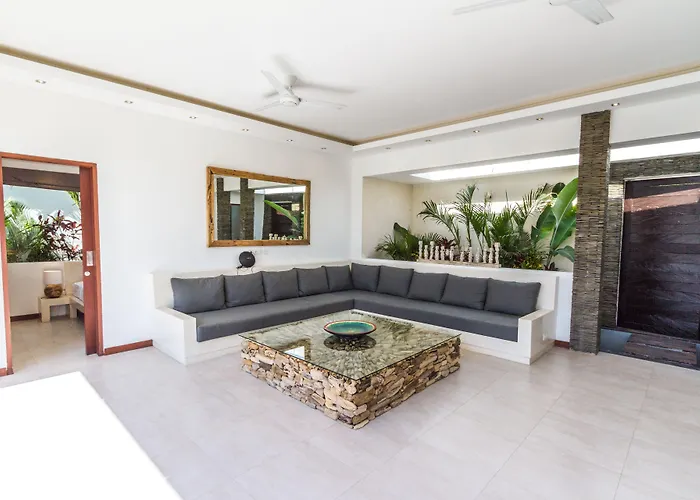 Tira - Elegant 3br In * Seminyak