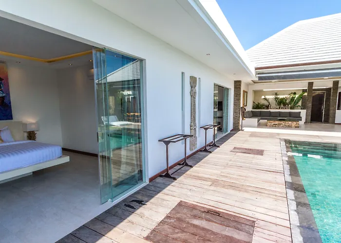 Villa Tira - Elegant 3br In Seminyak