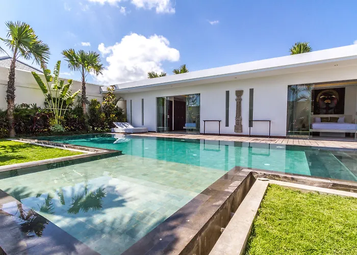 Tira - Elegant 3br In