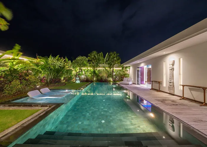 Tira - Elegant 3br In Villa *