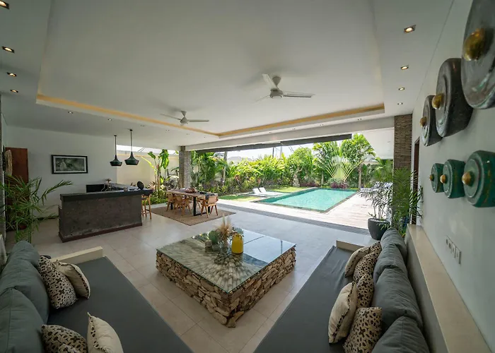 Villa Tira - Elegant 3br In *