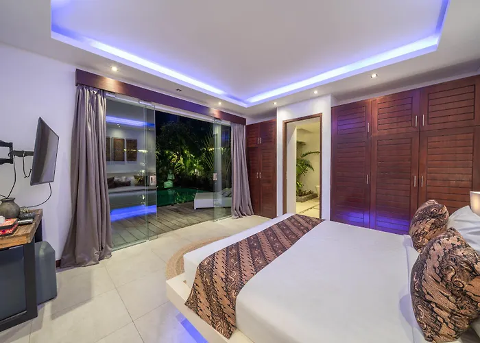 Tira - Elegant 3br In Seminyak