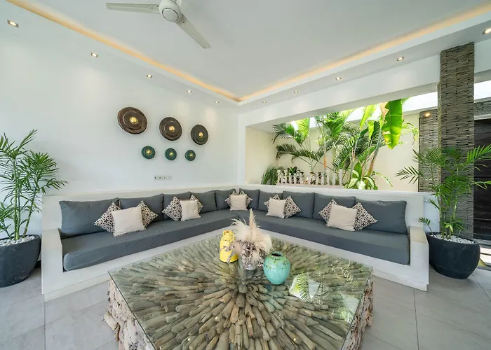 Tira - Elegant 3br In * Seminyak