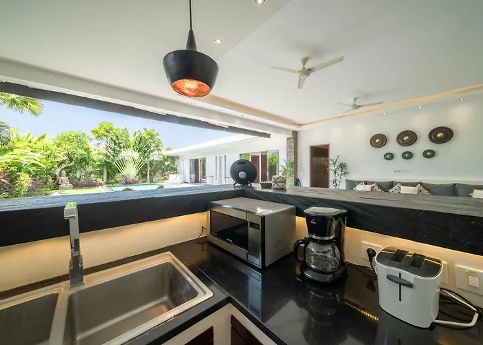 Tira - Elegant 3br In * Seminyak