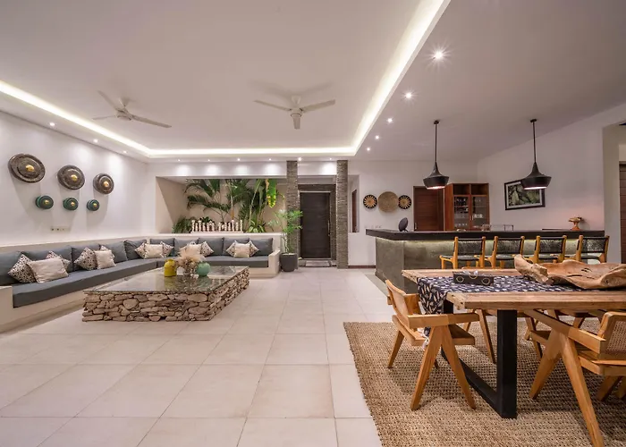 Villa Tira - Elegant 3br In
