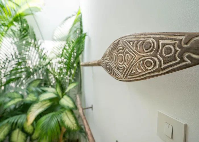 Tira - Elegant 3br In Seminyak