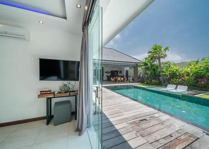 Tira - Elegant 3br In Seminyak