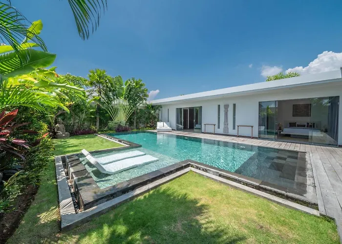 Tira - Elegant 3br In Villa