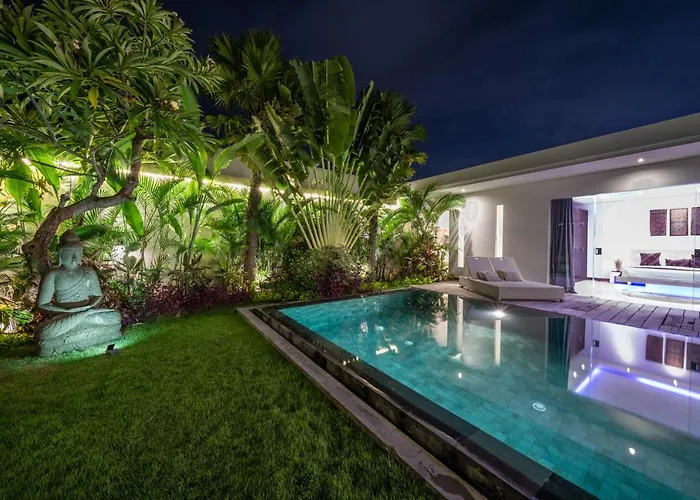 Tira - Elegant 3br In Villa Seminyak