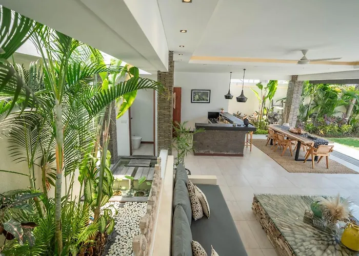 Villa Tira - Elegant 3br In
